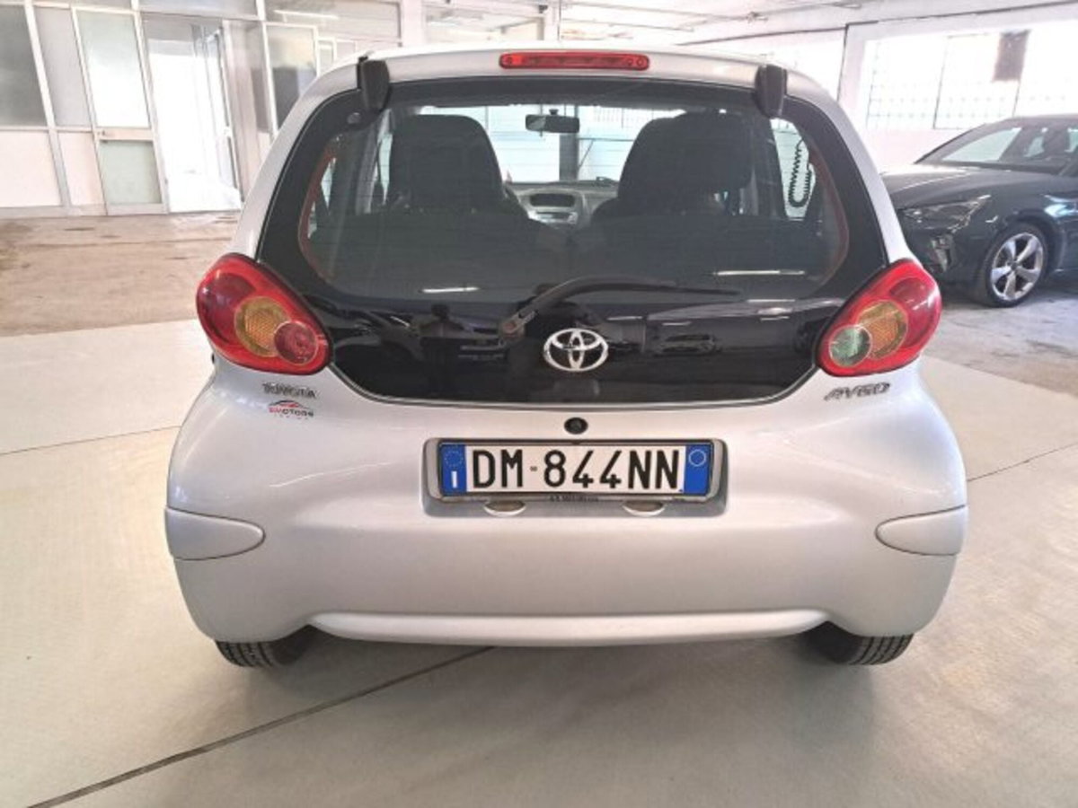 Toyota Aygo 1.0 12V VVT-i 5 porte Sol (5)