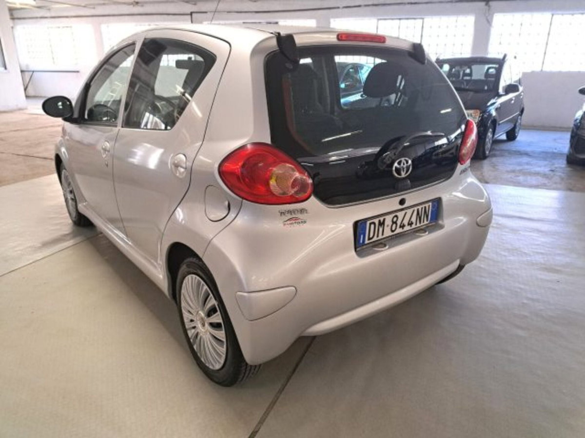 Toyota Aygo 1.0 12V VVT-i 5 porte Sol (6)