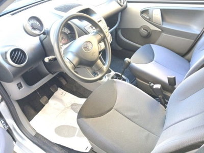 Toyota Aygo 1.0 12V VVT-i 5 porte Sol (7)