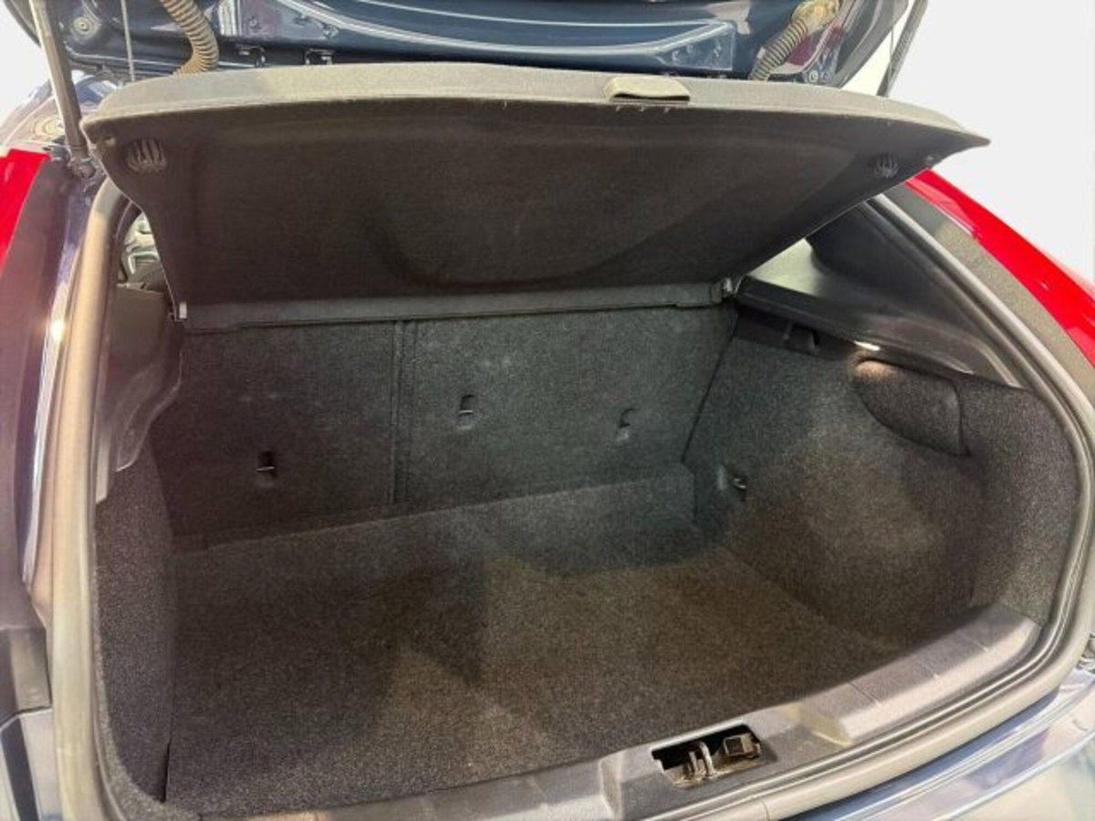Volvo V40 D2 1.6 Powershift Summum (14)