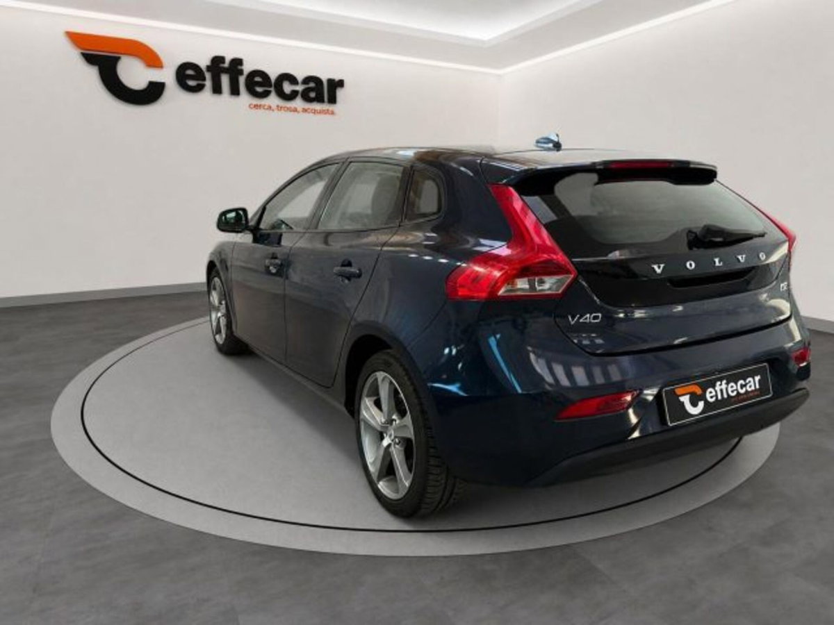 Volvo V40 D2 1.6 Powershift Summum (4)
