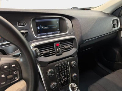Volvo V40 D2 1.6 Powershift Summum (9)