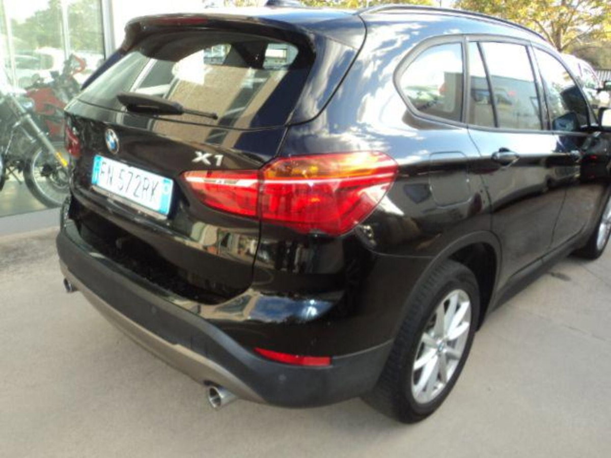 BMW X1 sDrive20d Business (10)