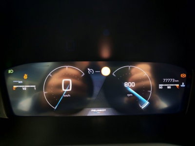 Peugeot 2008 PureTech 100 S&S Allure (11)