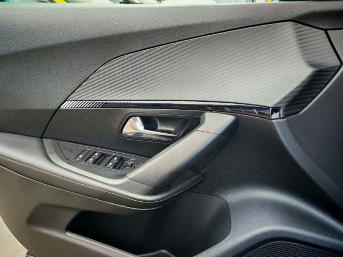 Peugeot 2008 PureTech 100 S&S Allure (15)