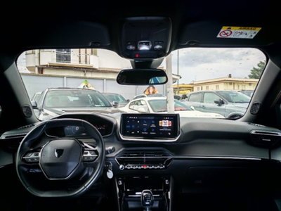 Peugeot 2008 PureTech 100 S&S Allure (7)