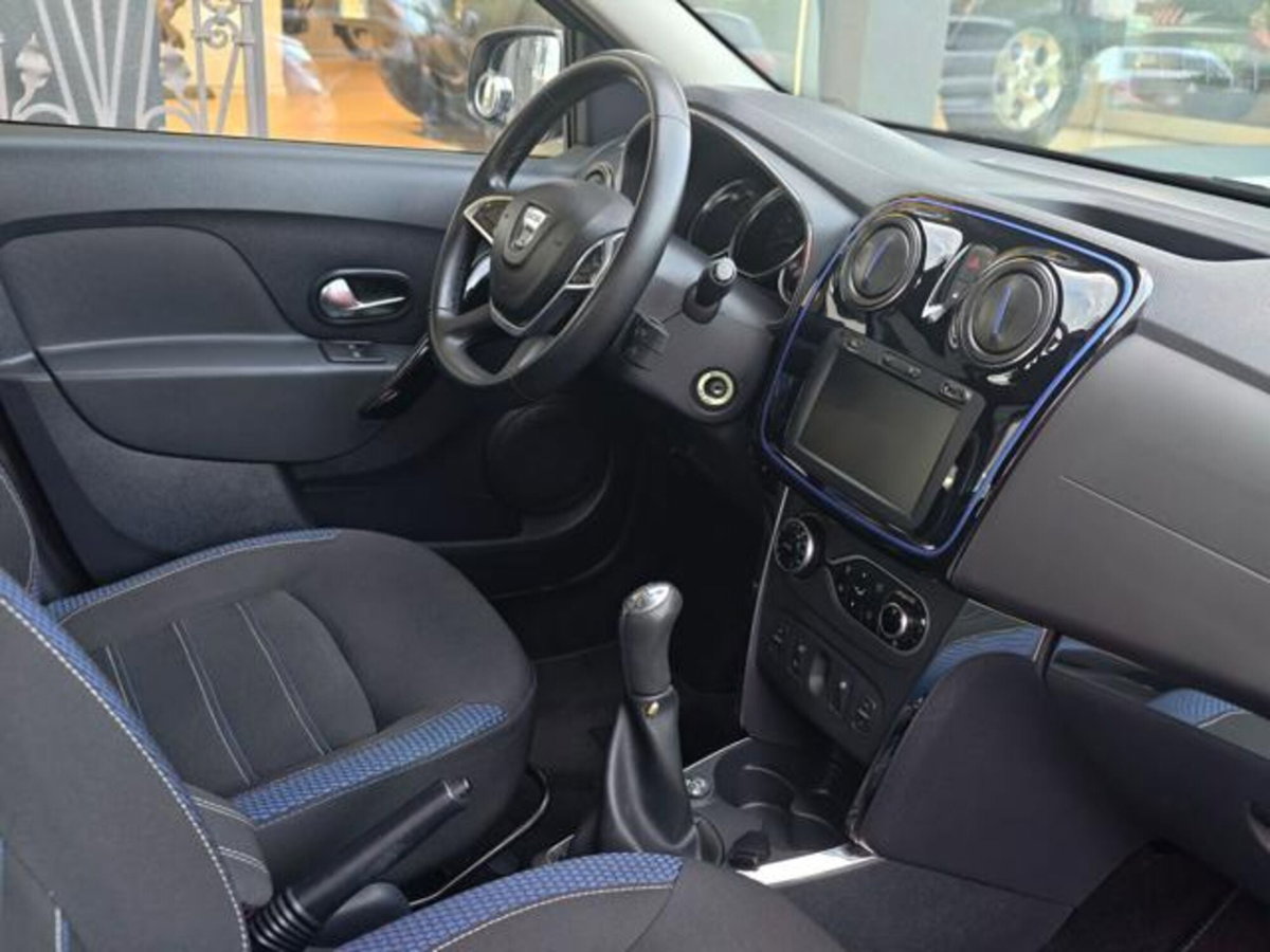 Dacia Sandero Stepway 1.0 TCe 100CV ECO-G 15th Anniversary (11)