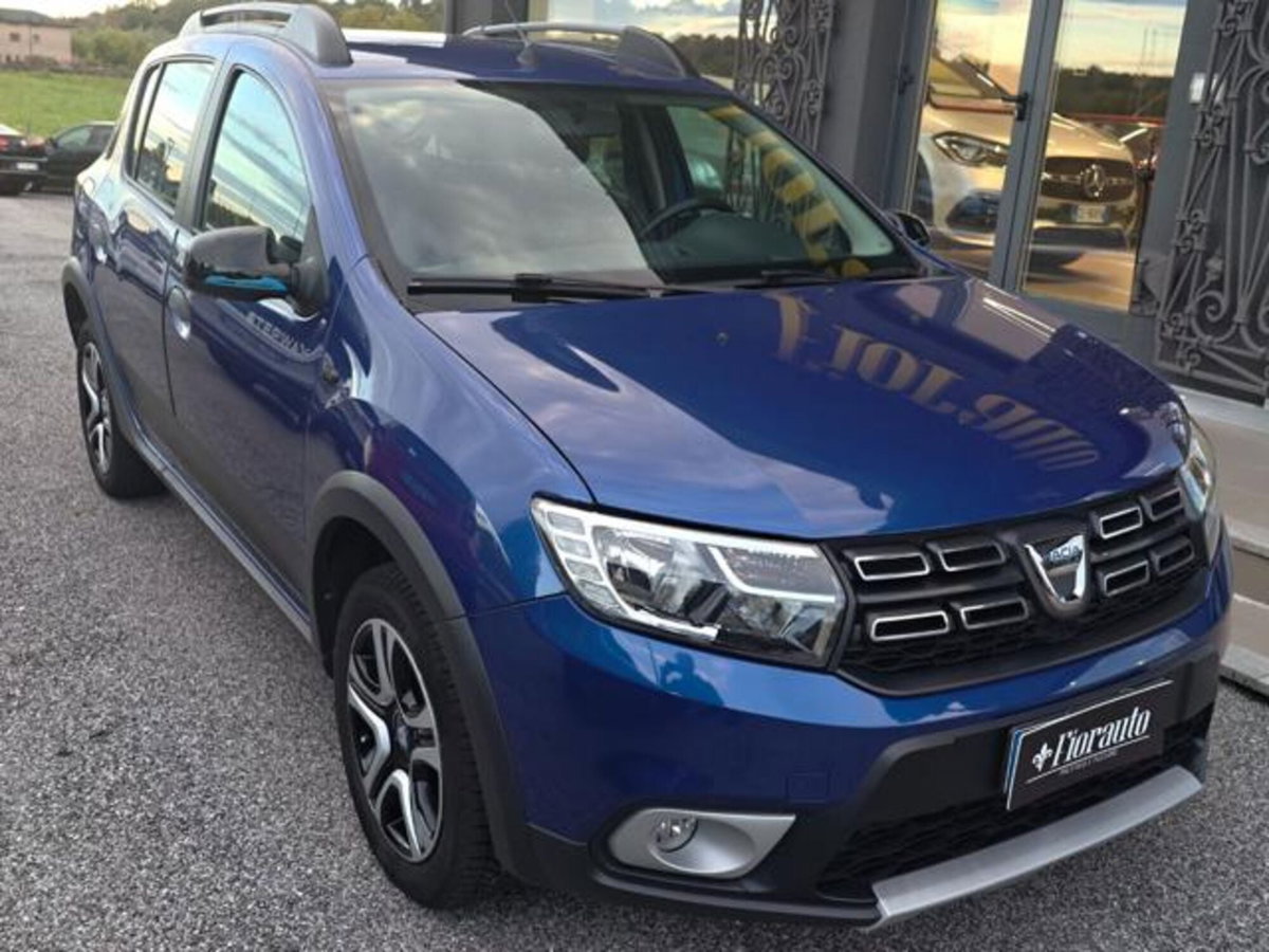 Dacia Sandero Stepway 1.0 TCe 100CV ECO-G 15th Anniversary (2)