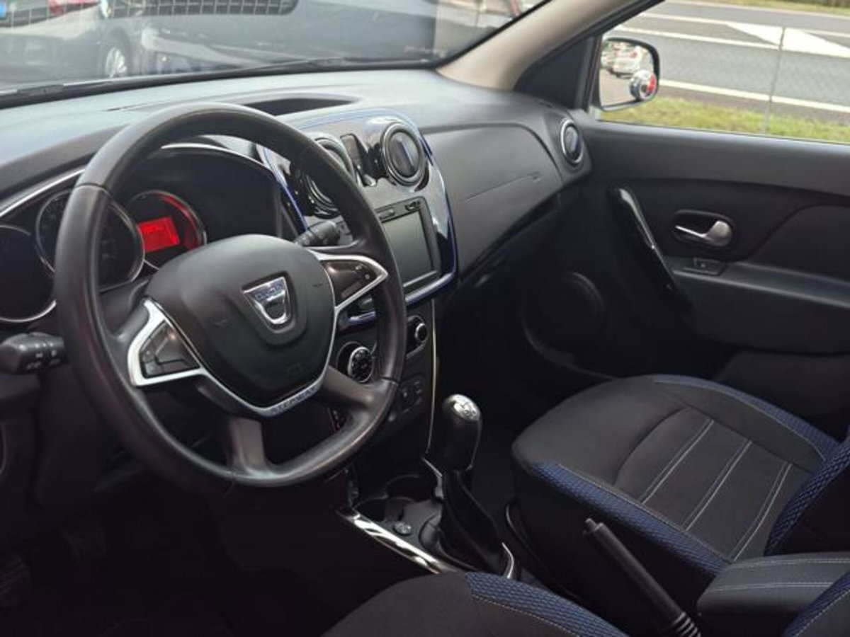 Dacia Sandero Stepway 1.0 TCe 100CV ECO-G 15th Anniversary (9)
