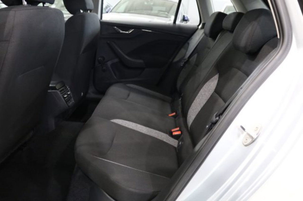 Skoda Kamiq 1.0 TSI Ambition (10)