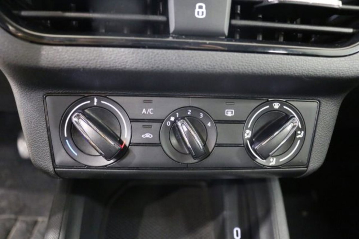 Skoda Kamiq 1.0 TSI Ambition (17)