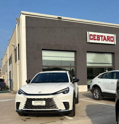 Lexus LBX 1.5 hybrid Relax 4wd (2)