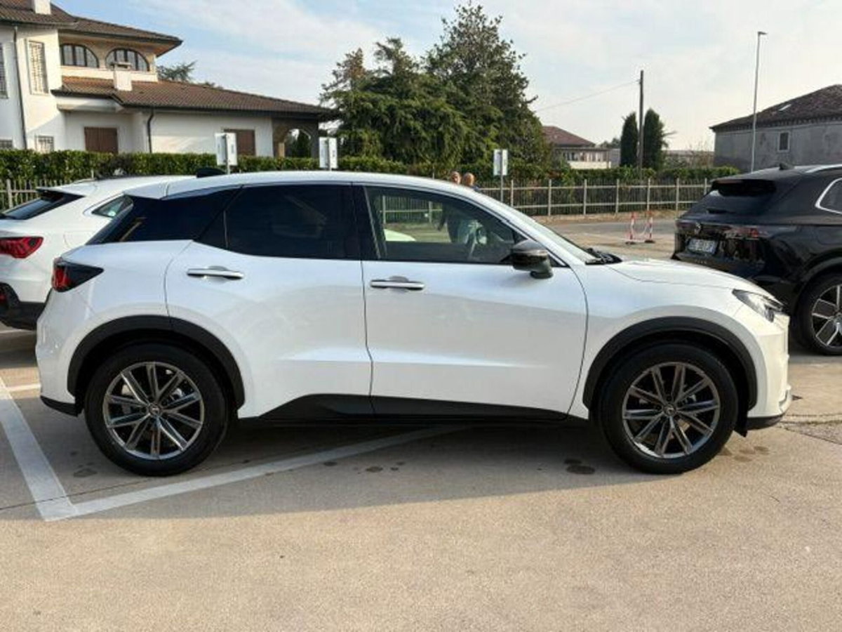 Lexus LBX 1.5 hybrid Relax 4wd (4)