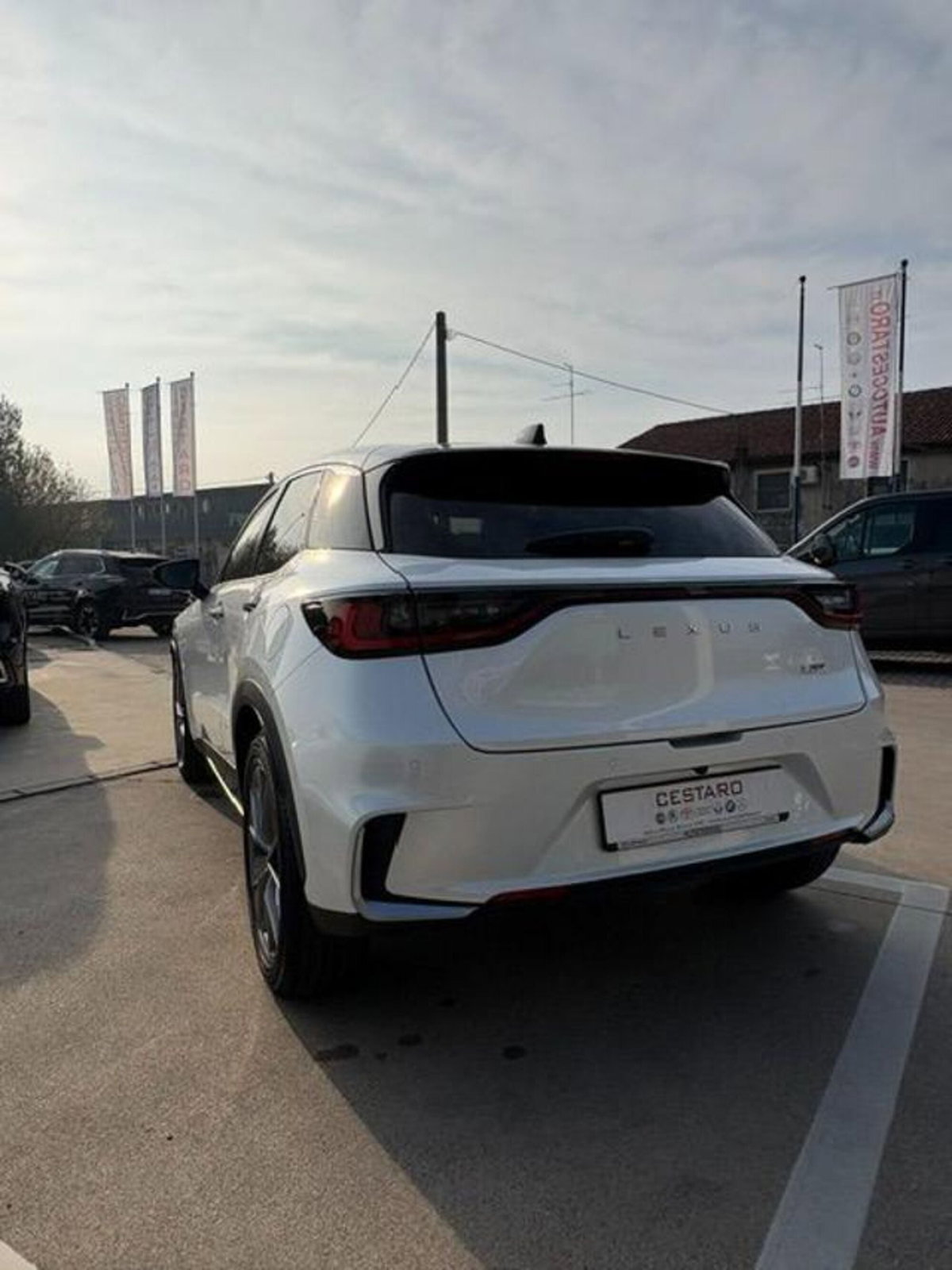 Lexus LBX 1.5 hybrid Relax 4wd (6)