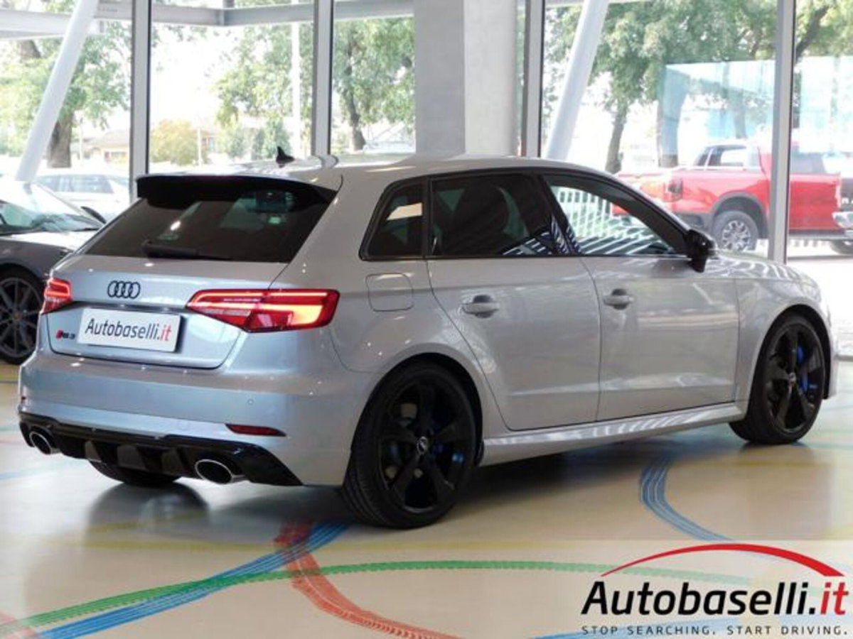 Audi RS 3 Sportback 3 2.5 TFSI quattro S tronic (18)
