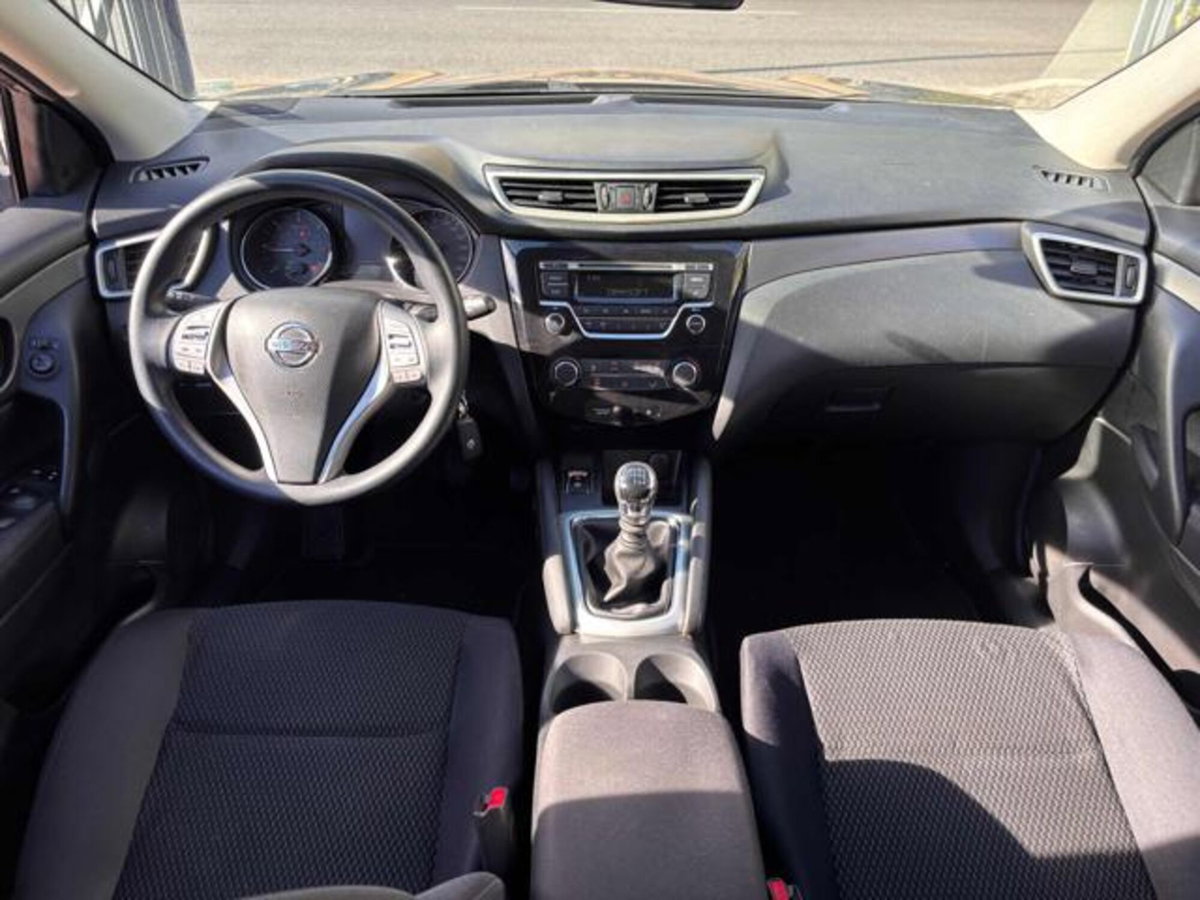 Nissan Qashqai 1.5 dCi N-Vision (10)