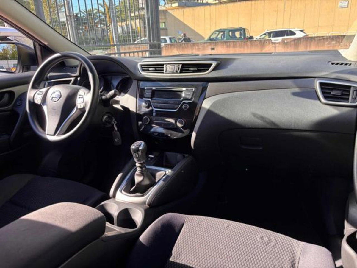 Nissan Qashqai 1.5 dCi N-Vision (11)