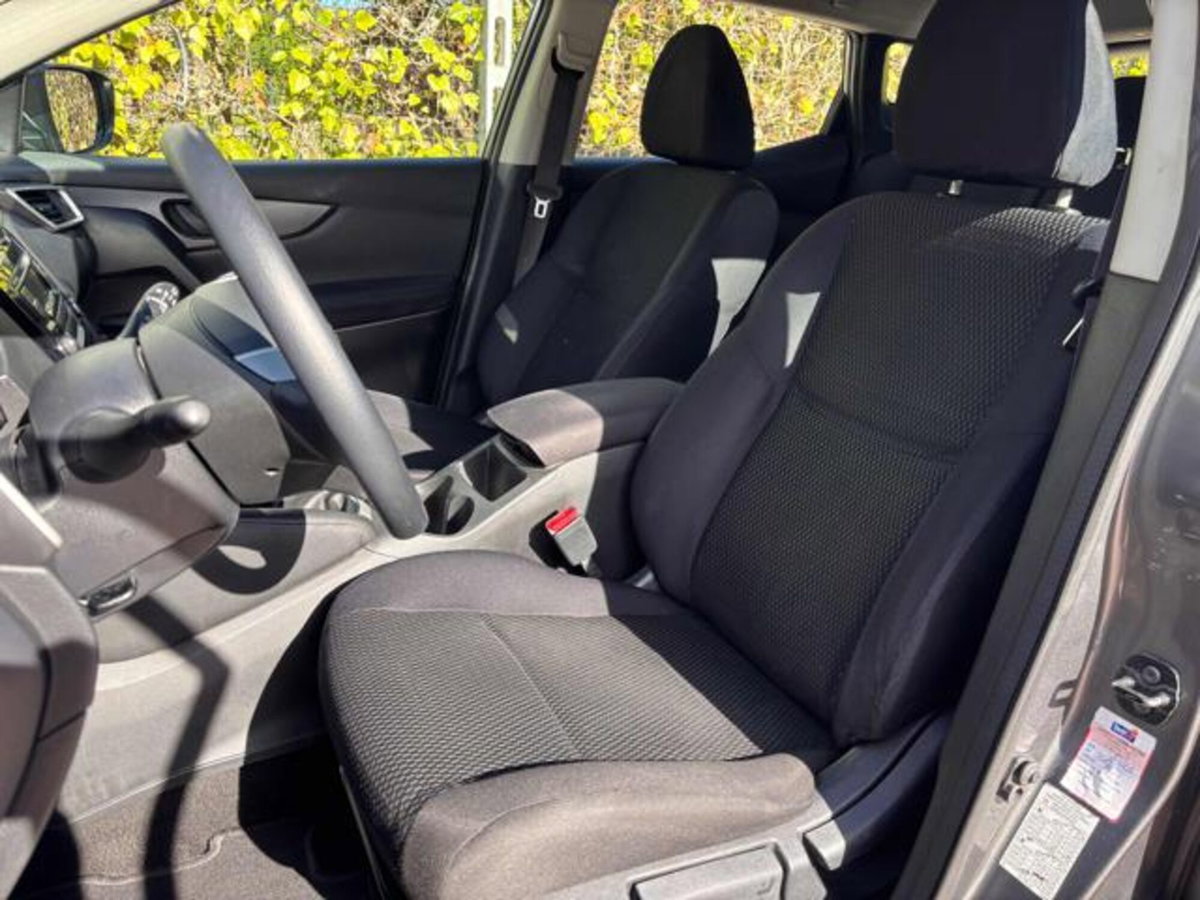 Nissan Qashqai 1.5 dCi N-Vision (12)