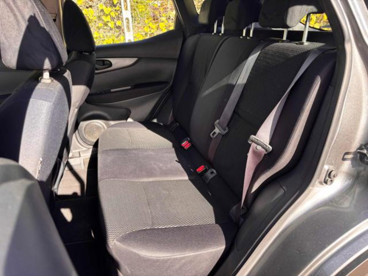 Nissan Qashqai 1.5 dCi N-Vision (15)