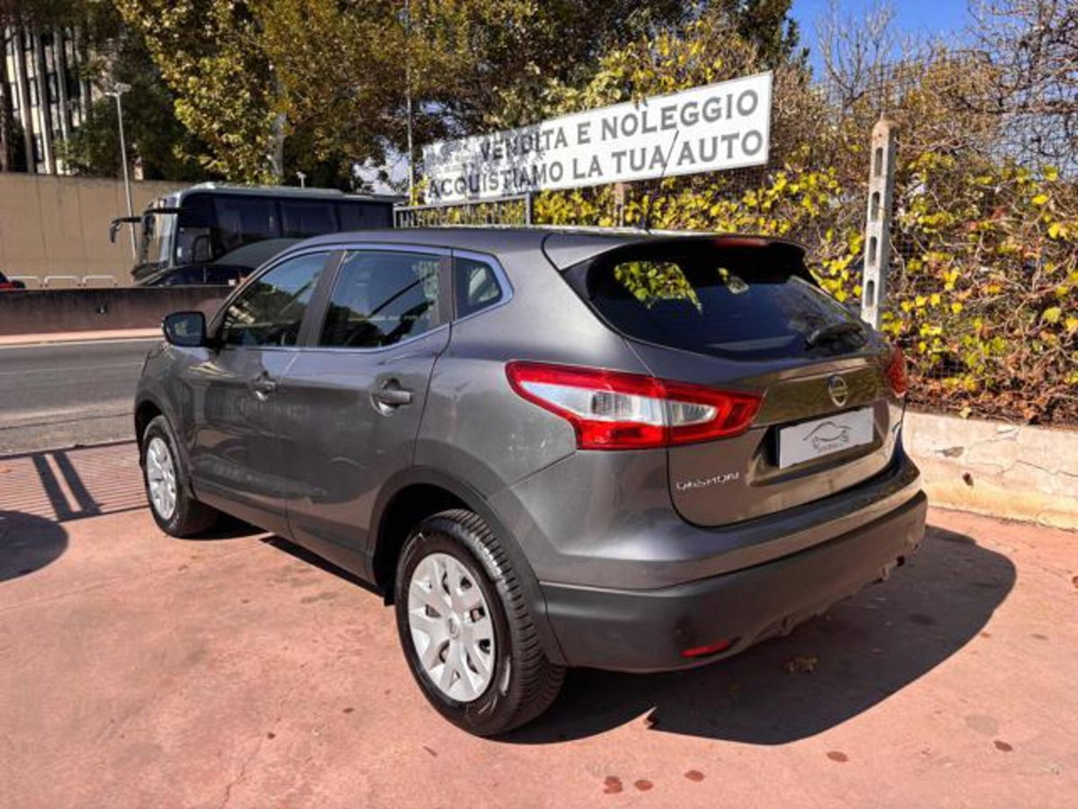 Nissan Qashqai 1.5 dCi N-Vision (8)