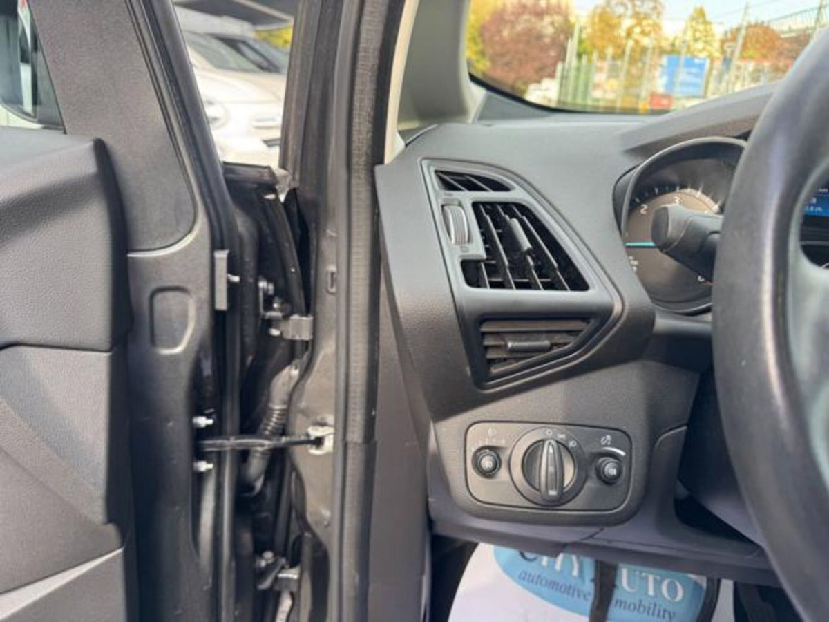 Ford C-Max 1.5 TDCi 95CV Start&Stop Business N1 (9)
