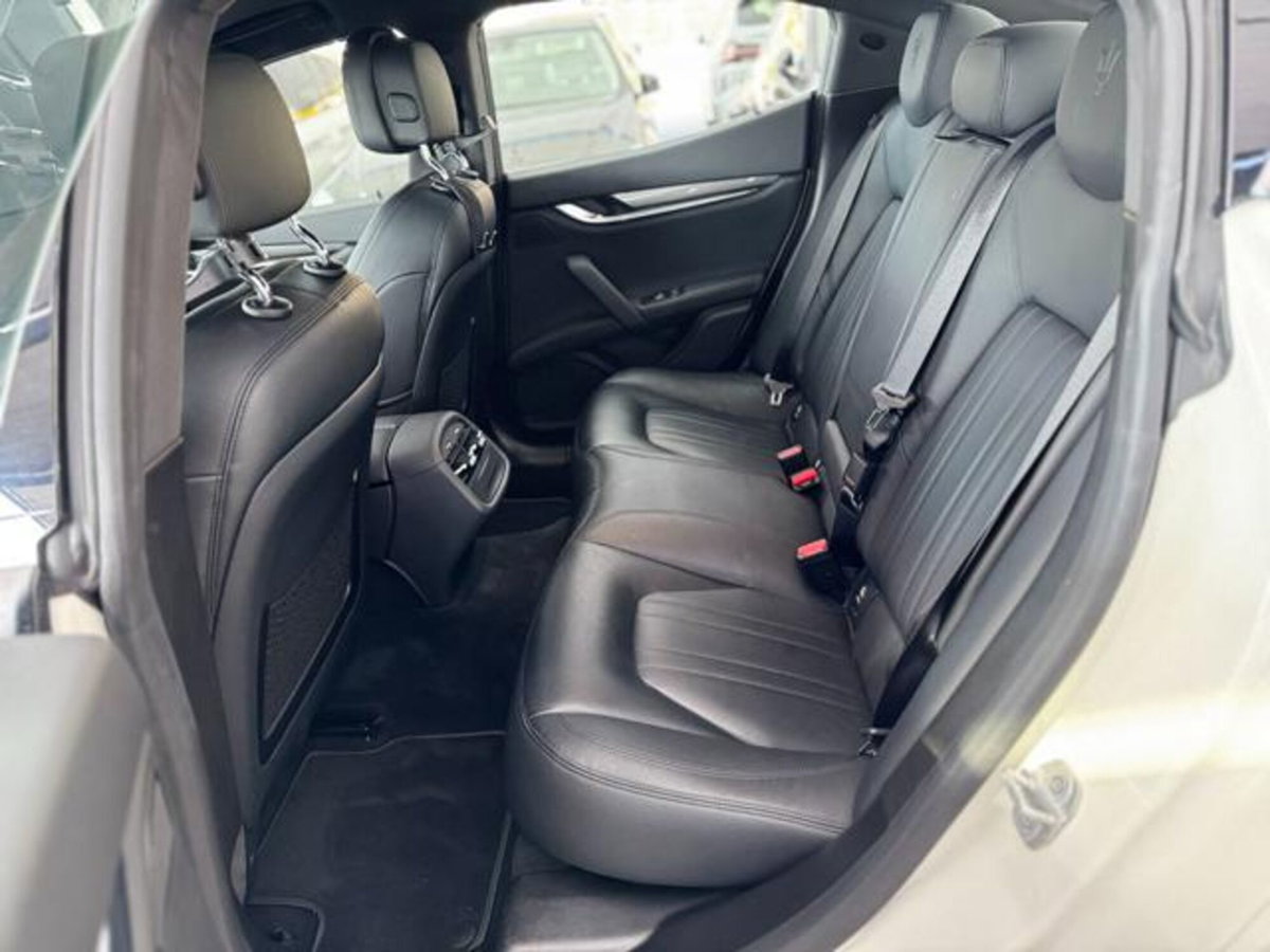 Maserati Ghibli Ghibli MHEV 330 CV GT (11)