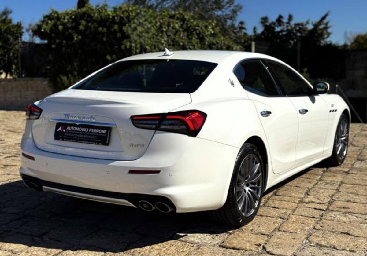 Maserati Ghibli Ghibli MHEV 330 CV GT (14)