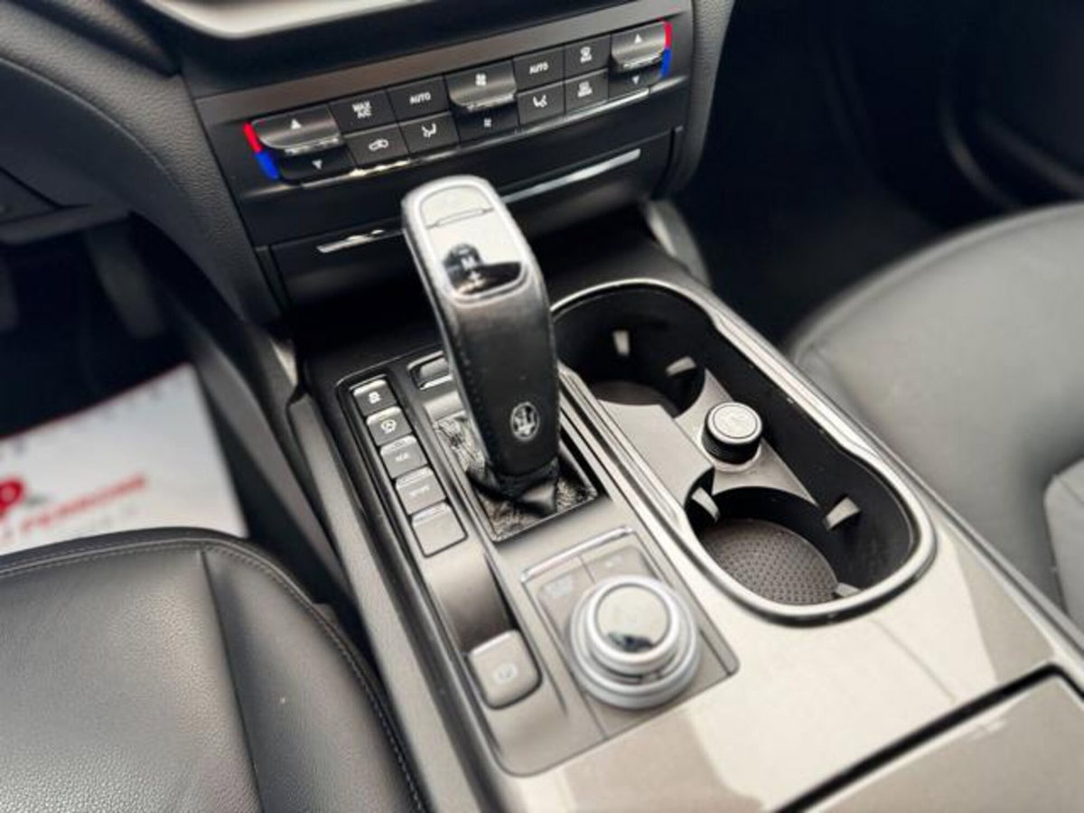 Maserati Ghibli Ghibli MHEV 330 CV GT (18)