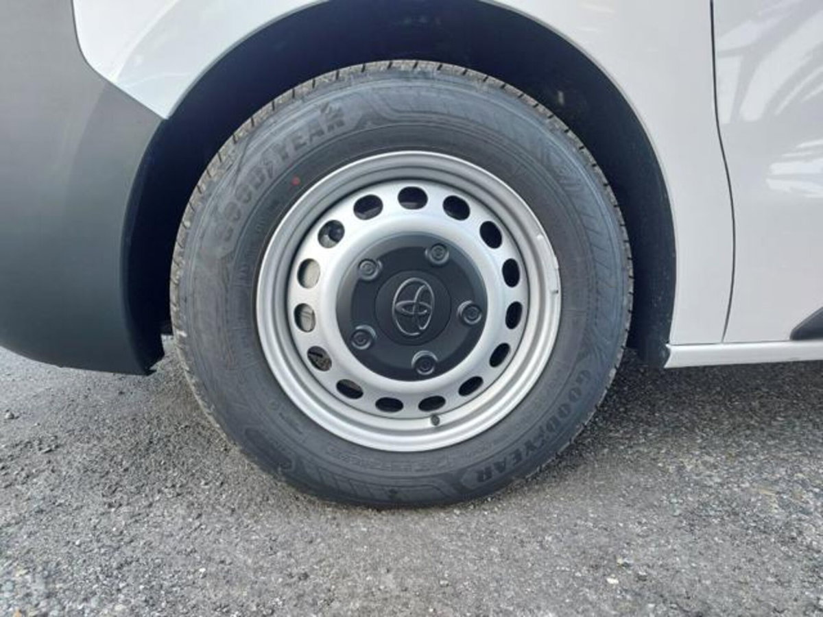 Toyota Proace 2.2d 150cv S&S 14q L2 S Comfort (6)