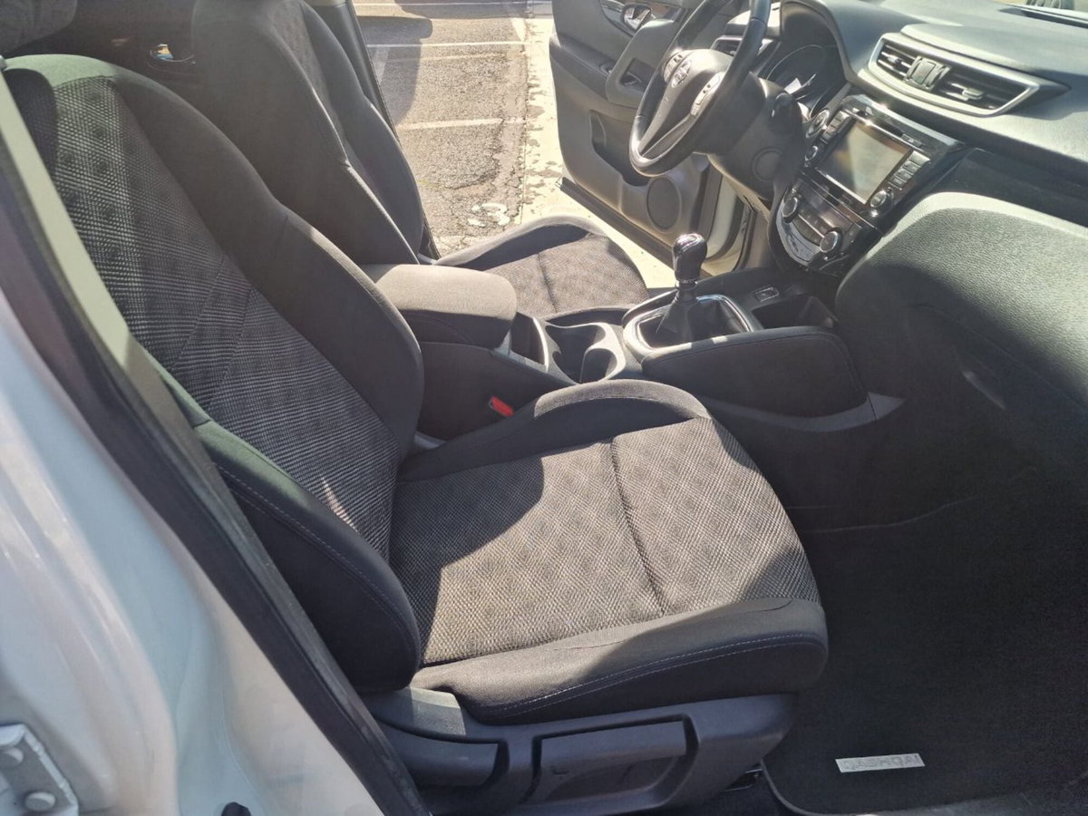 Nissan Qashqai 1.5 dCi Tekna (11)