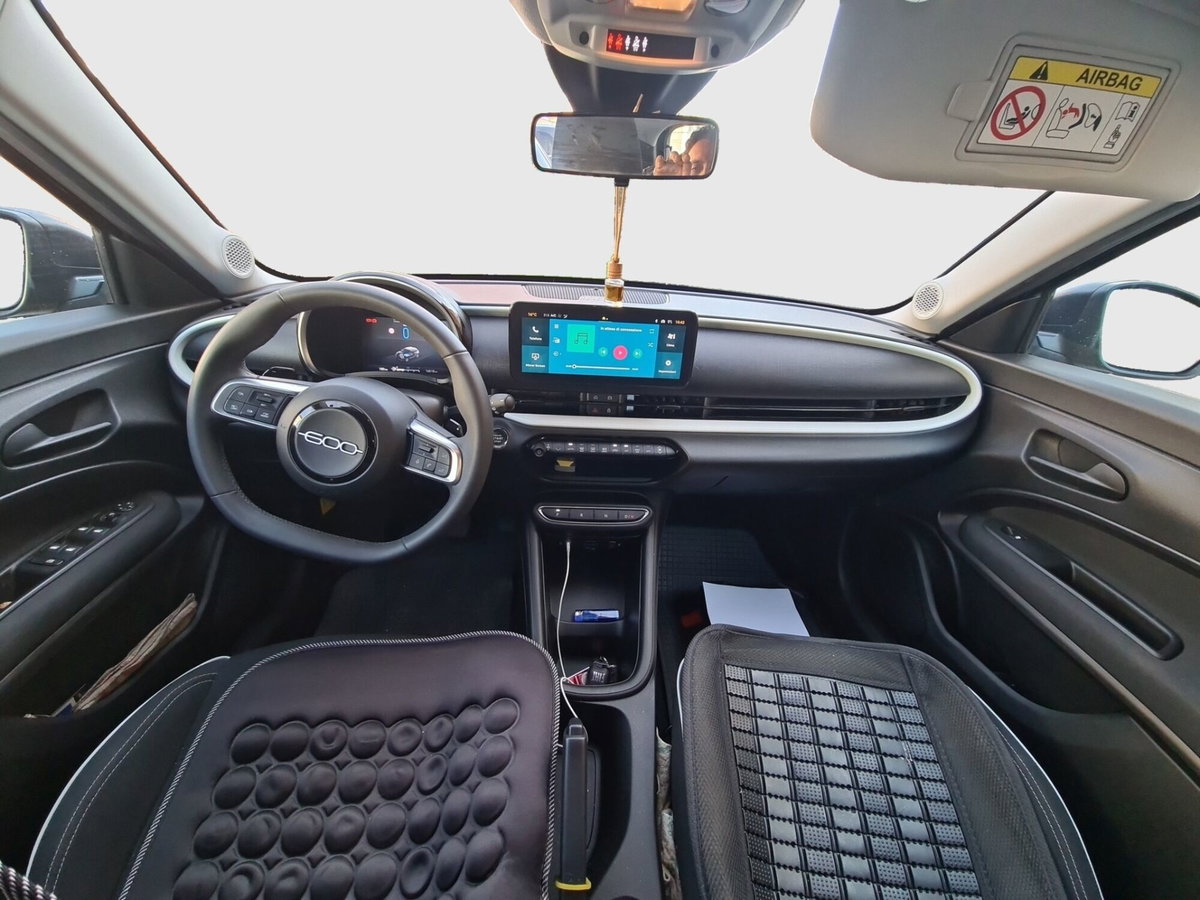Fiat 600 1.2 Business 100cv (9)