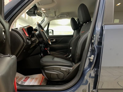 Jeep Renegade 1.3 T4 240CV PHEV 4xe AT6 Trailhawk (10)