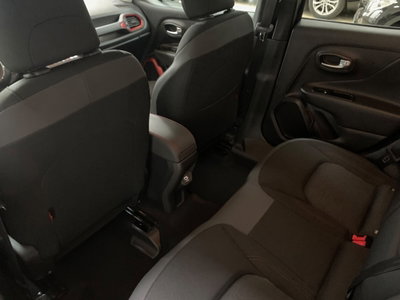 Jeep Renegade 1.3 T4 240CV PHEV 4xe AT6 Trailhawk (11)