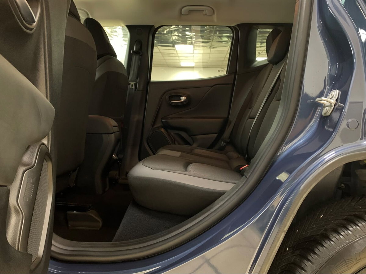 Jeep Renegade 1.3 T4 240CV PHEV 4xe AT6 Trailhawk (12)