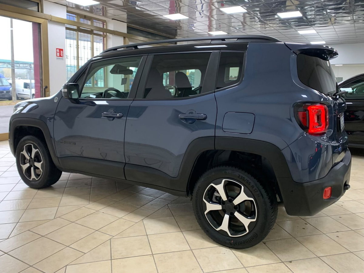 Jeep Renegade 1.3 T4 240CV PHEV 4xe AT6 Trailhawk (8)