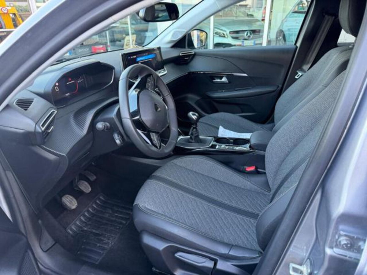Peugeot 208 PureTech 100 Stop&Start 5 porte Allure (2)