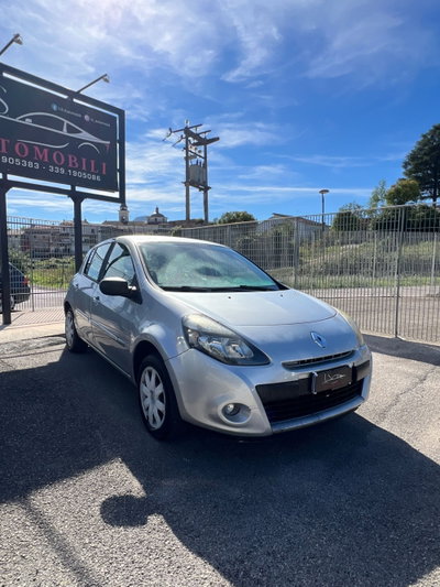 Renault Clio 1.2 16V 5 porte Luxe (2)