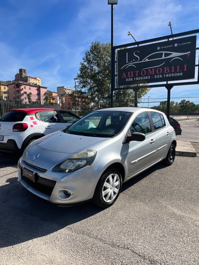 Renault Clio 1.2 16V 5 porte Luxe (7)