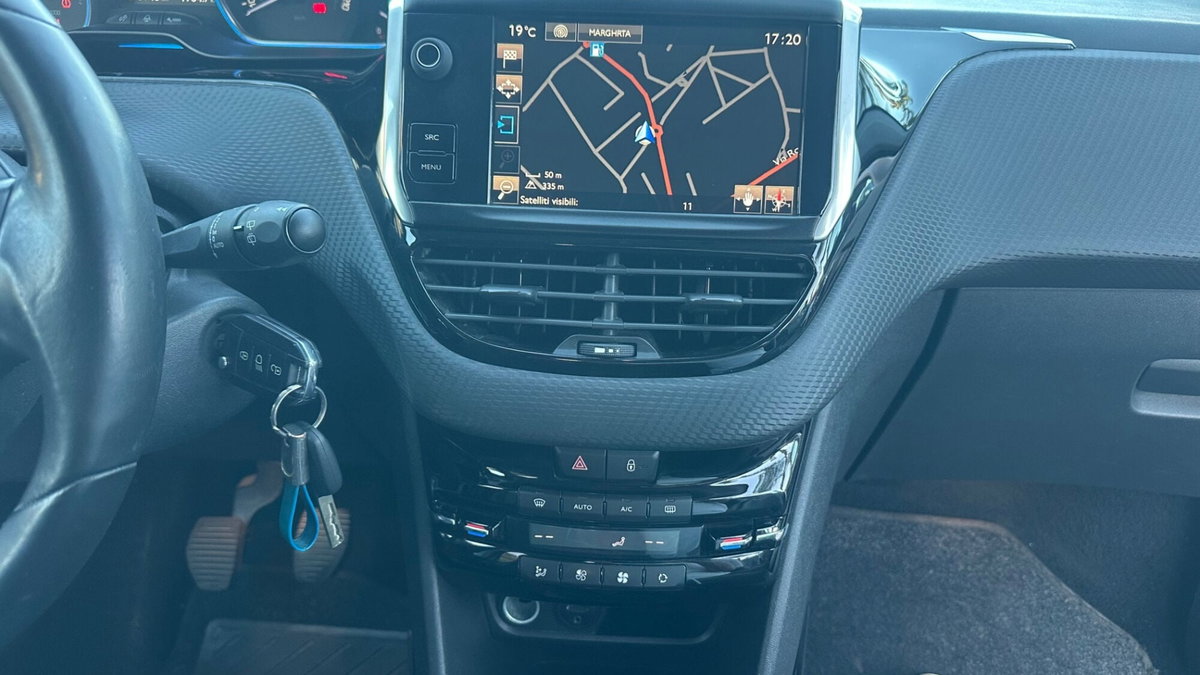 Peugeot 2008 e-HDi 92 CV Stop&Start Allure (10)
