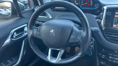 Peugeot 2008 e-HDi 92 CV Stop&Start Allure (12)