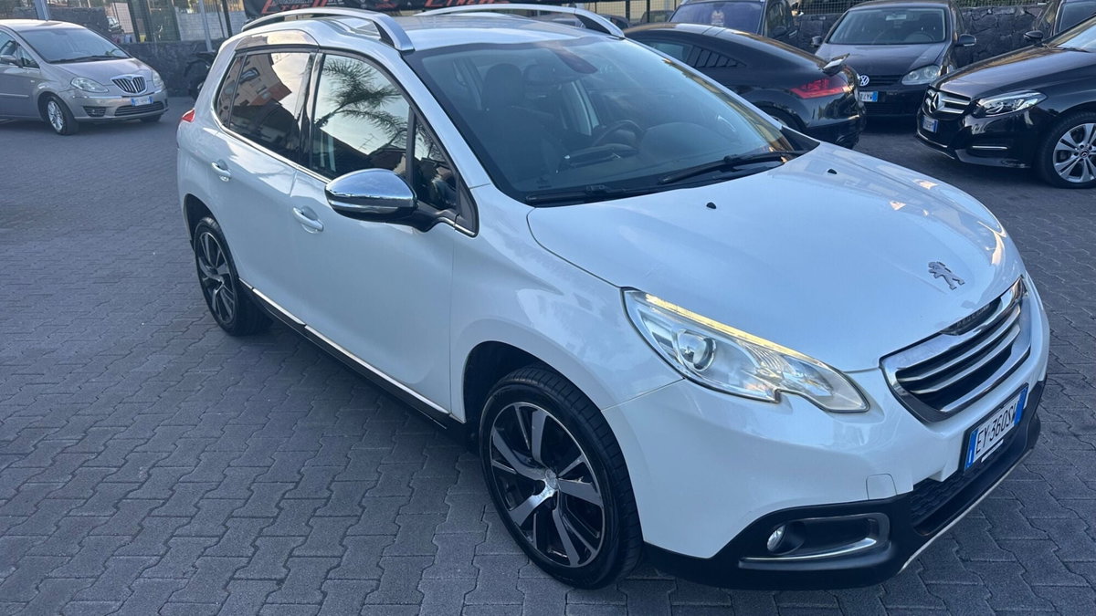 Peugeot 2008 e-HDi 92 CV Stop&Start Allure (2)