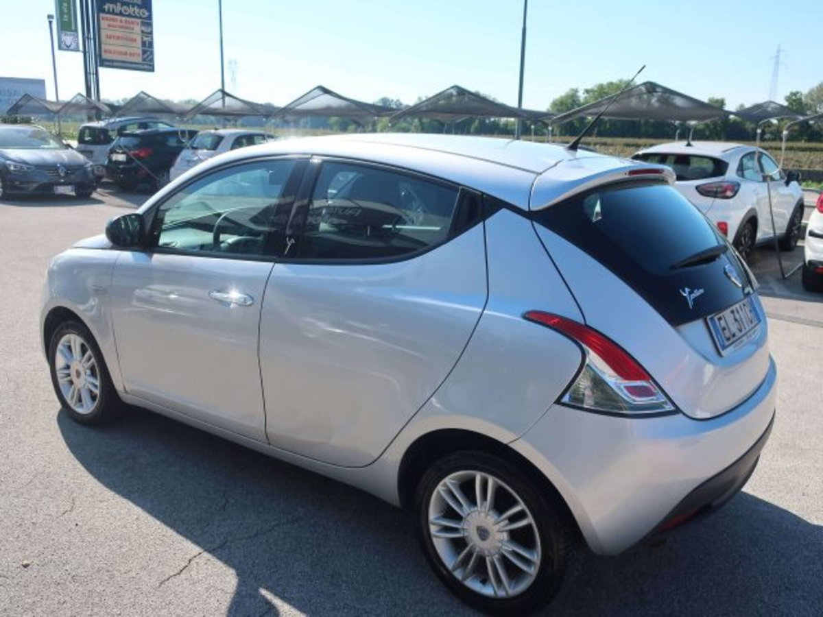 Lancia Ypsilon 1.3 MJT 16V 95 CV 5 porte S&S Gold (10)