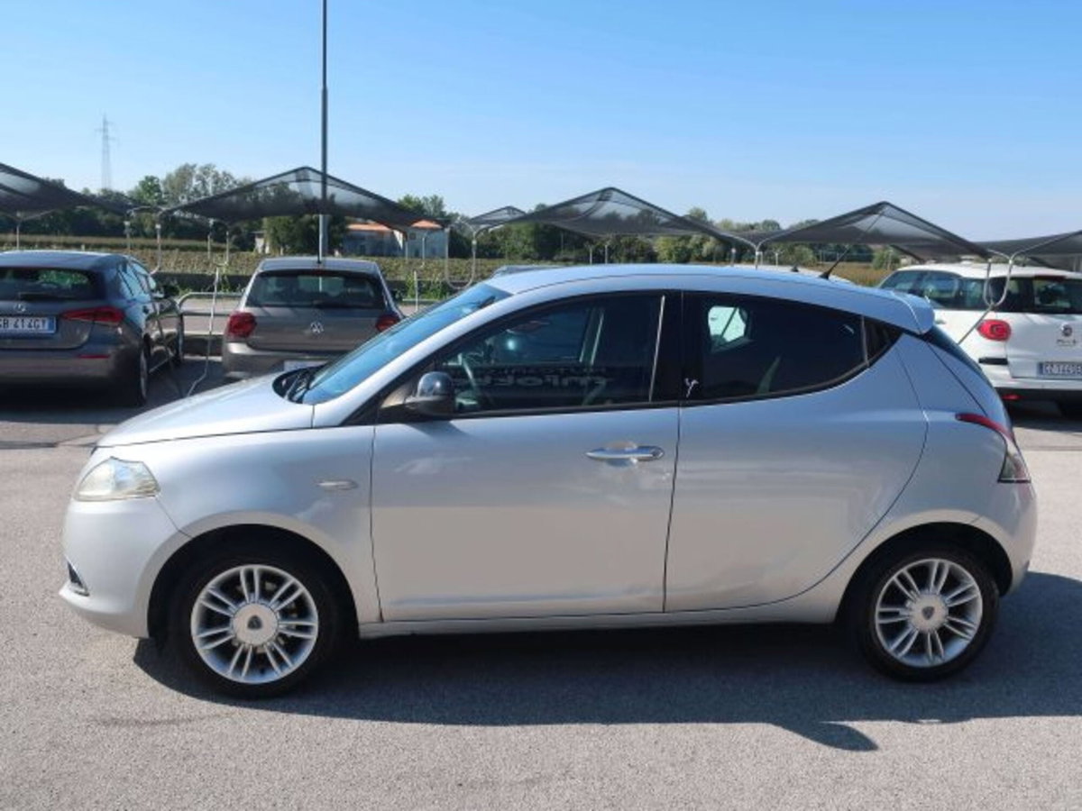 Lancia Ypsilon 1.3 MJT 16V 95 CV 5 porte S&S Gold (13)