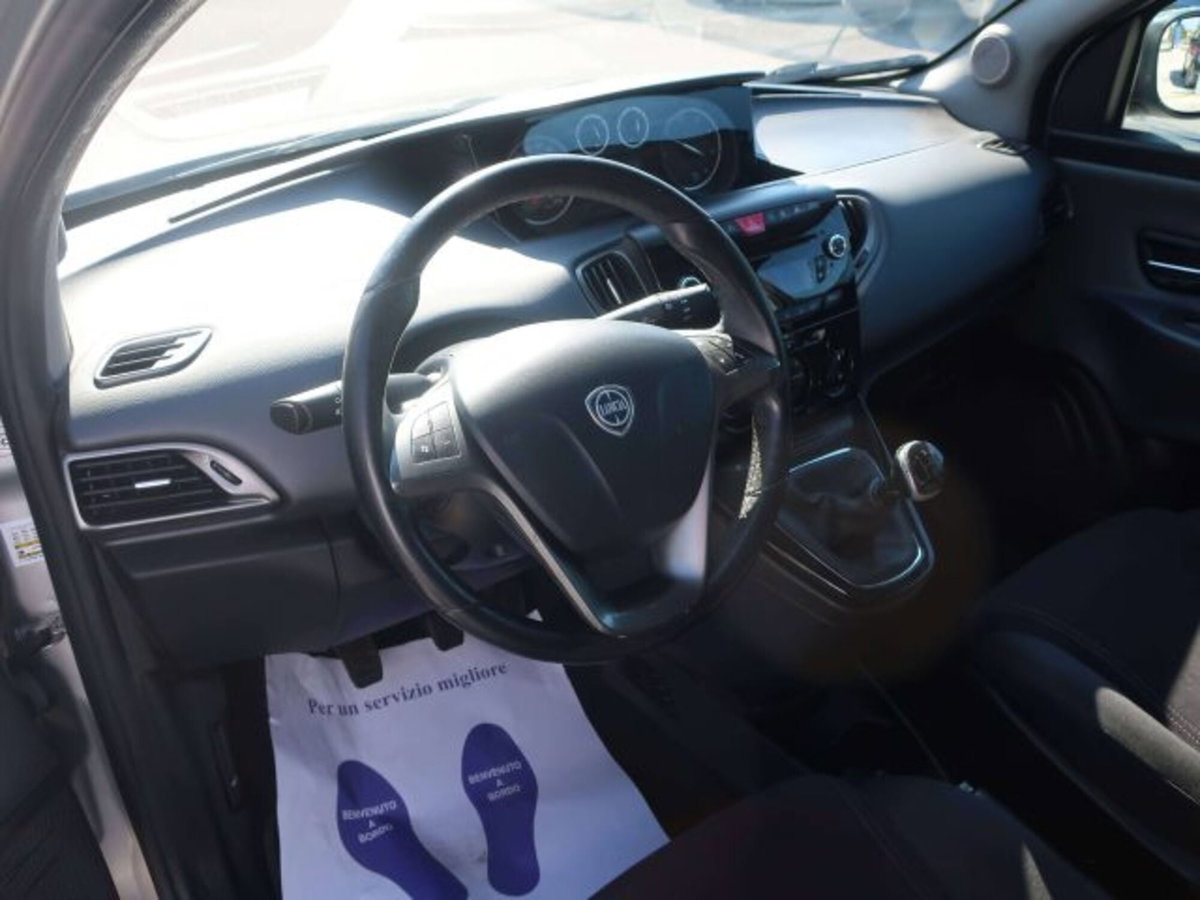 Lancia Ypsilon 1.3 MJT 16V 95 CV 5 porte S&S Gold (3)