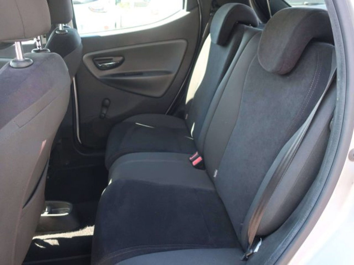 Lancia Ypsilon 1.3 MJT 16V 95 CV 5 porte S&S Gold (6)