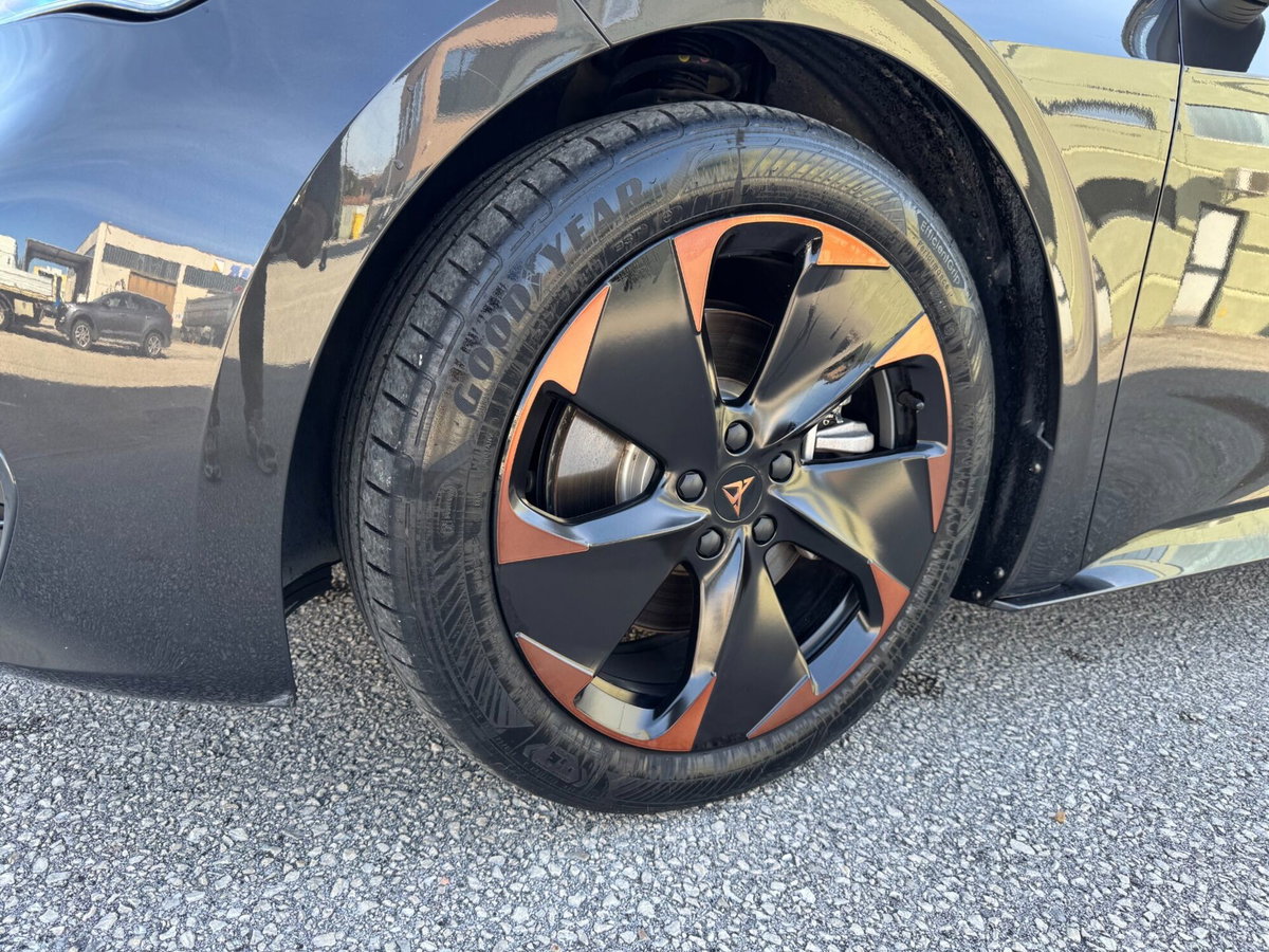 Cupra Born Born e-Boost 58kWh 231CV (16)