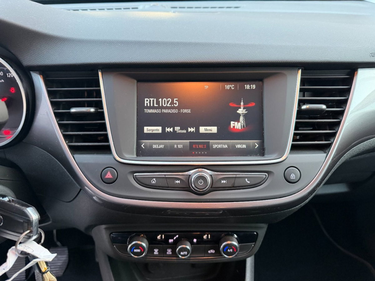 Opel Crossland X 1.2 12V Innovation (13)