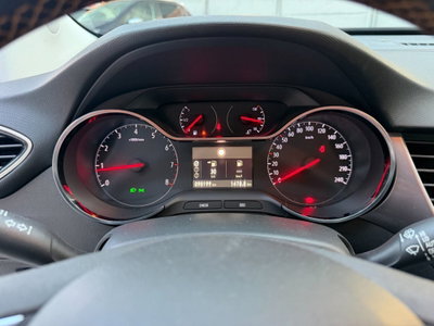 Opel Crossland X 1.2 12V Innovation (15)