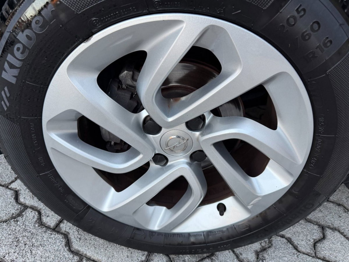 Opel Crossland X 1.2 12V Innovation (17)