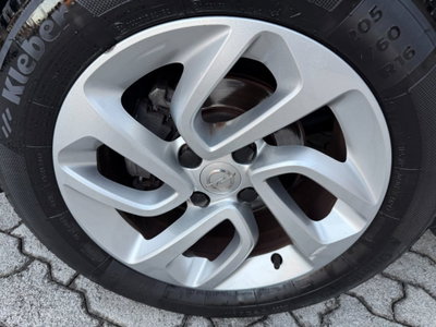 Opel Crossland X 1.2 12V Innovation (17)